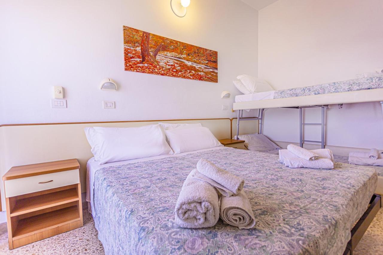 Hotel Continental Bellaria-Igea Marina Exterior photo